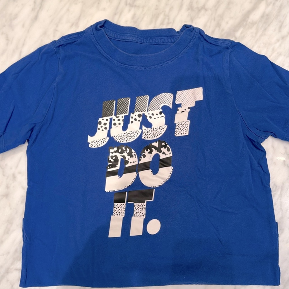 Boys Nike Just Do It tee shirt size small